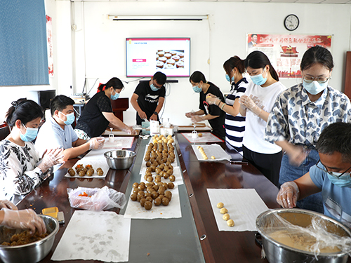 矿一科技“喜迎中秋 巧手做月饼”主题活动